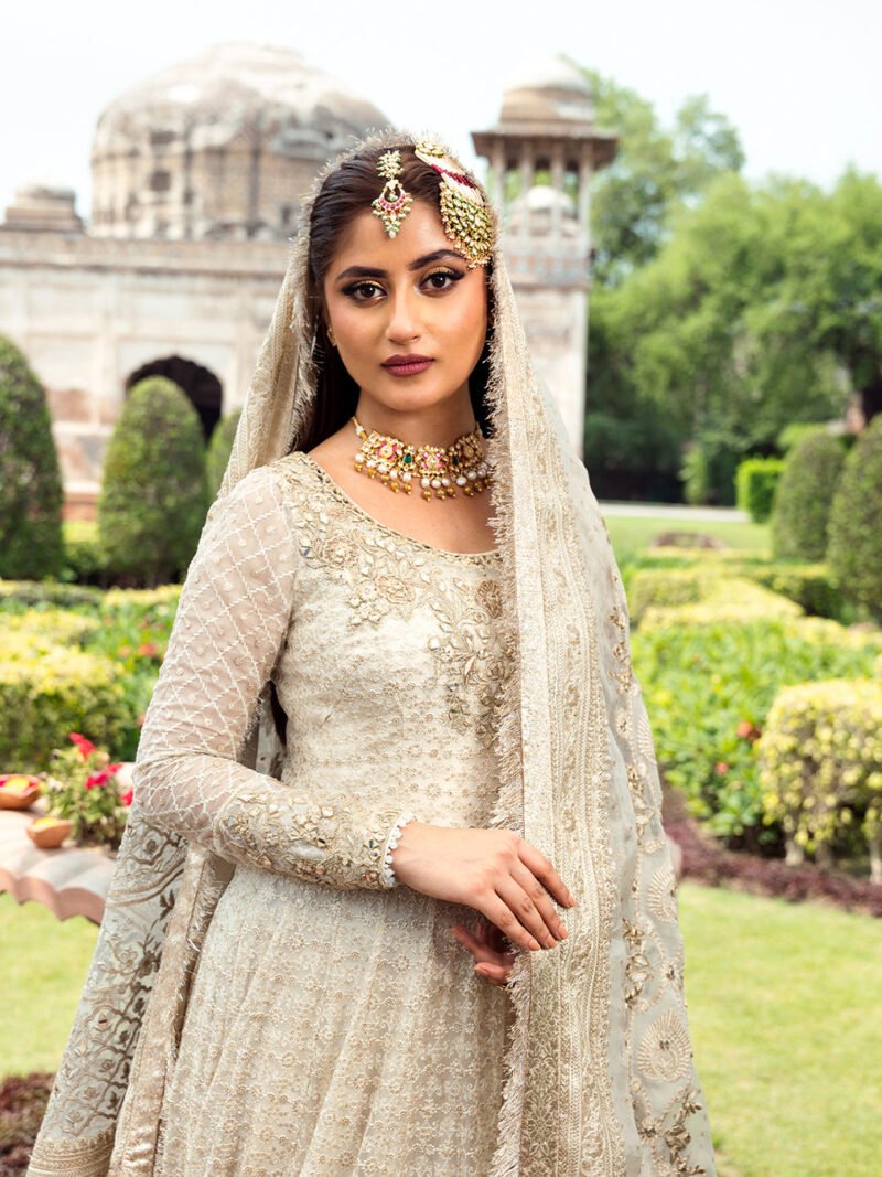 Cyra: A Dreamy Bridal Ensemble